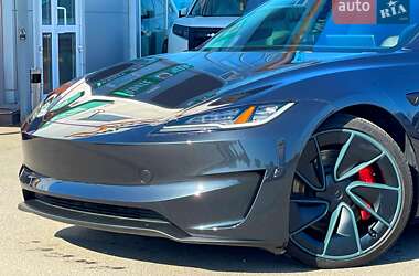 Седан Tesla Model 3 2024 в Киеве