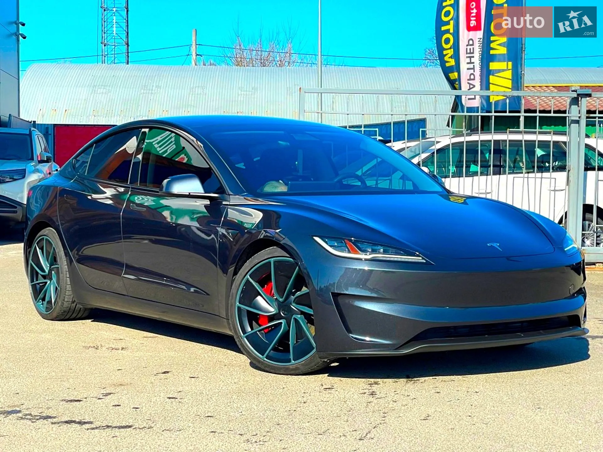 2024 Tesla Model 3 - фото 1