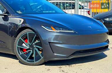 Седан Tesla Model 3 2024 в Киеве