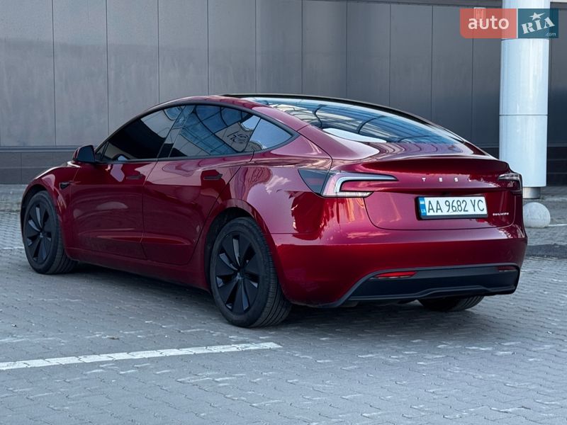 Седан Tesla Model 3 2024 в Києві