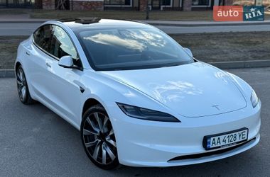 Седан Tesla Model 3 2024 в Киеве