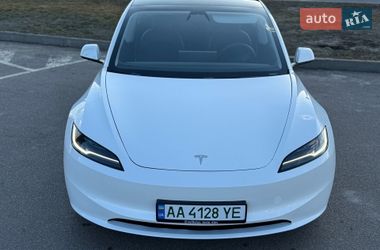 Седан Tesla Model 3 2024 в Киеве