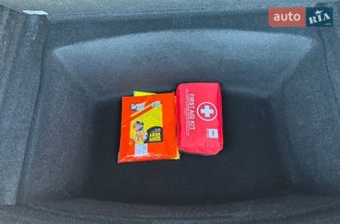 Седан Tesla Model 3 2024 в Киеве