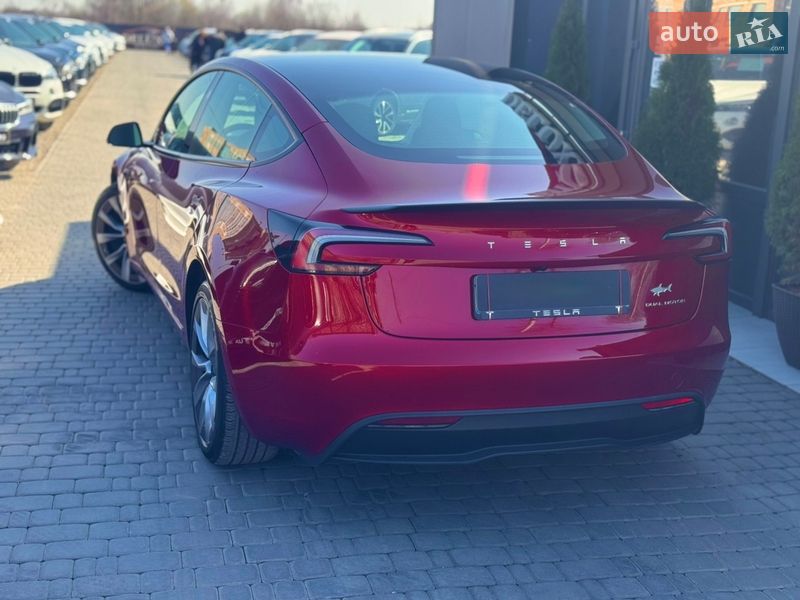Седан Tesla Model 3 2024 в Ивано-Франковске