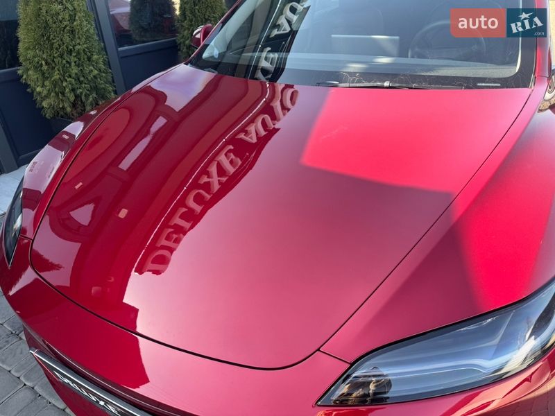 Седан Tesla Model 3 2024 в Ивано-Франковске