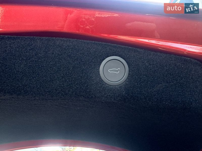 Седан Tesla Model 3 2024 в Ивано-Франковске