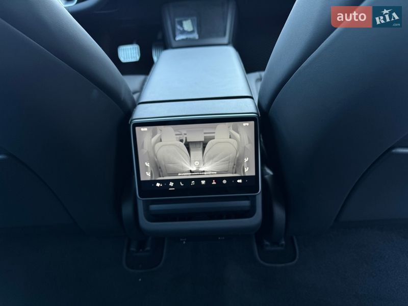 Седан Tesla Model 3 2024 в Ивано-Франковске