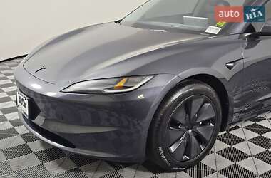Седан Tesla Model 3 2025 в Львове