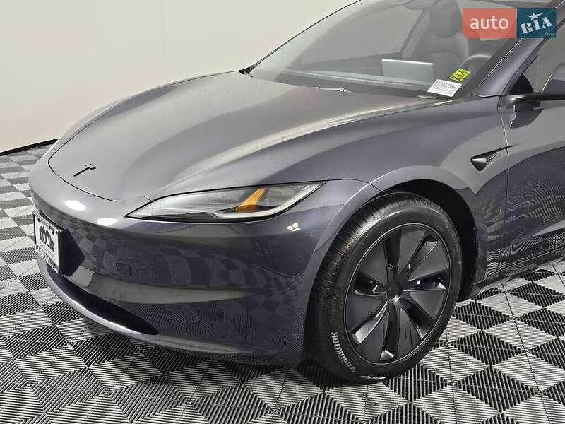 Седан Tesla Model 3 2025 в Львове