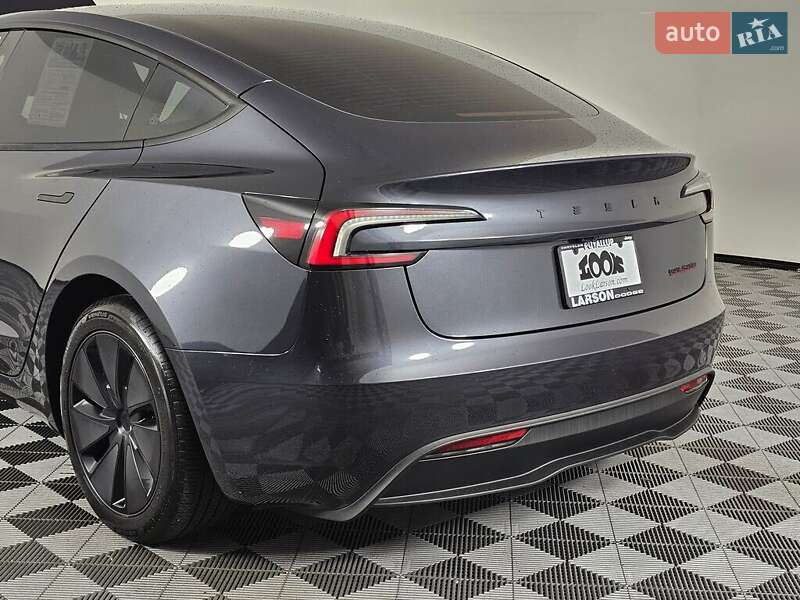 Седан Tesla Model 3 2025 в Львове