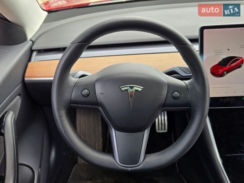 Седан Tesla Model 3 2019 в Киеве
