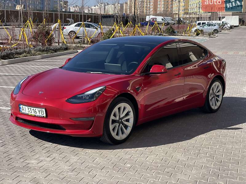 Седан Tesla Model 3 2022 в Киеве
