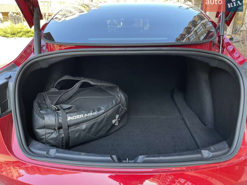 Седан Tesla Model 3 2022 в Киеве