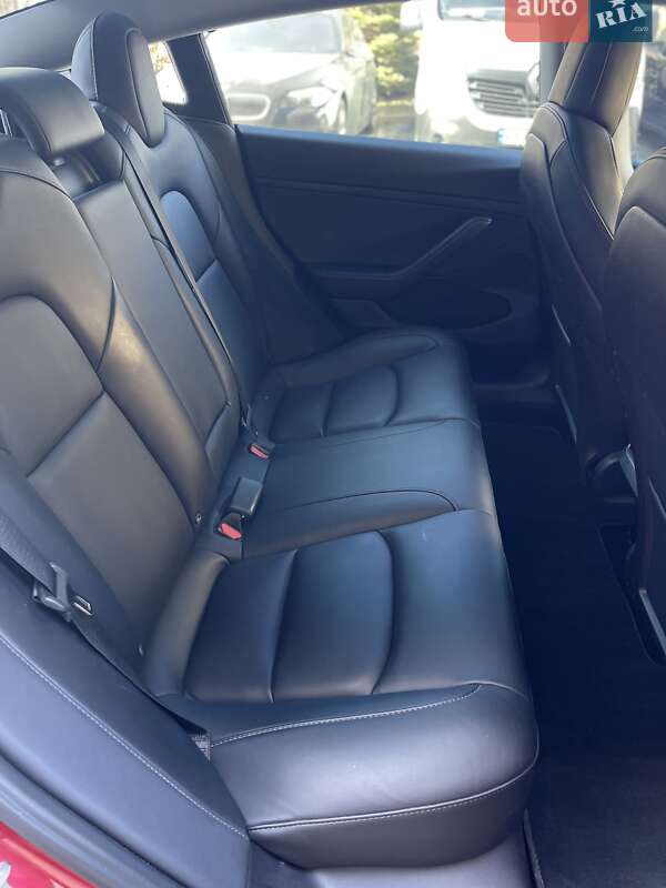 Седан Tesla Model 3 2022 в Киеве