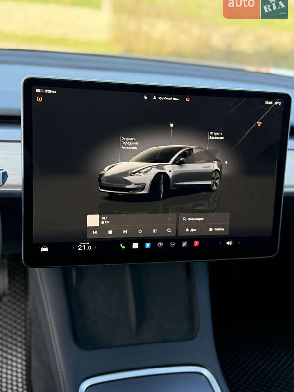 Седан Tesla Model 3 2023 в Стрию