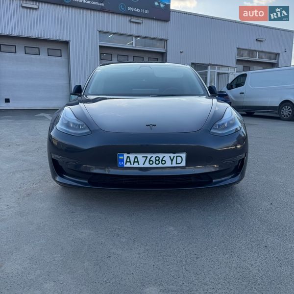 Седан Tesla Model 3 2022 в Киеве