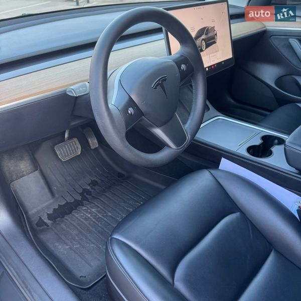Седан Tesla Model 3 2022 в Киеве