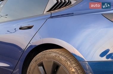 Седан Tesla Model 3 2024 в Ровно