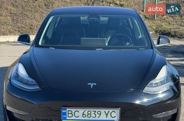 Седан Tesla Model 3 2019 в Благовещенском