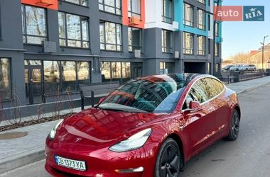 Седан Tesla Model 3 2018 в Чернигове