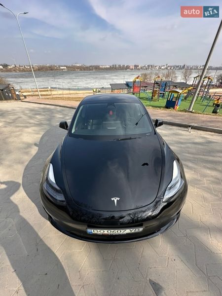 Седан Tesla Model 3 2022 в Тернополі
