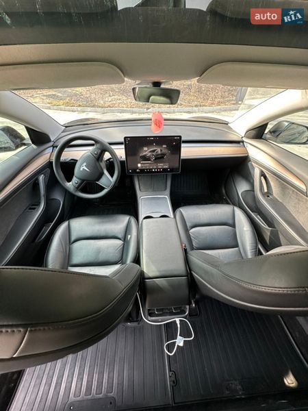 Седан Tesla Model 3 2022 в Тернополі
