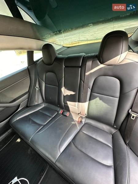 Седан Tesla Model 3 2022 в Тернополі
