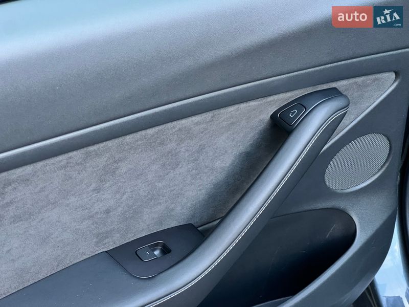 Седан Tesla Model 3 2021 в Киеве фото 39 Седан Tesla Model 3 2021 в Киеве