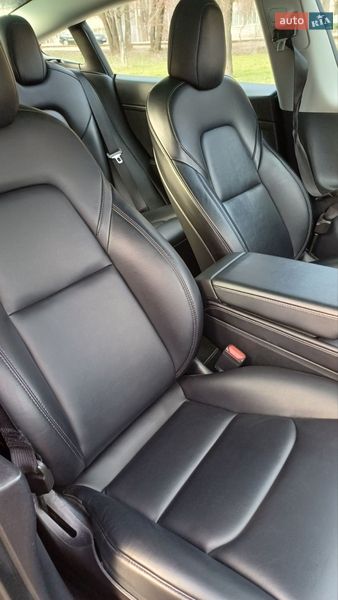 Седан Tesla Model 3 2022 в Запорожье