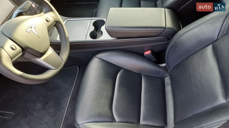 Седан Tesla Model 3 2022 в Запорожье