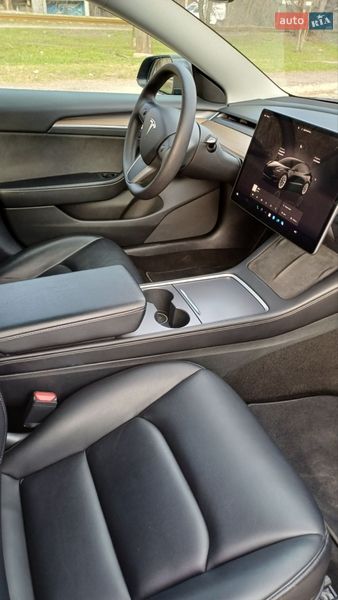 Седан Tesla Model 3 2022 в Запорожье