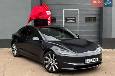 Седан Tesla Model 3 2024 в Києві
