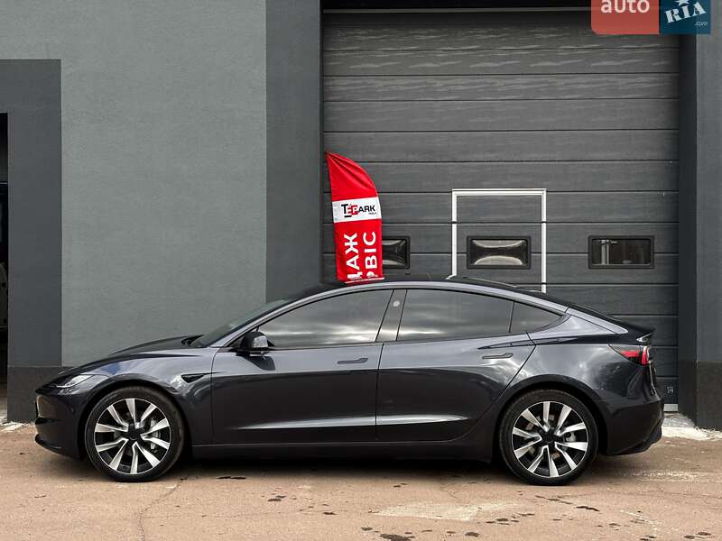 Седан Tesla Model 3 2024 в Киеве