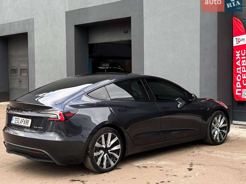 Седан Tesla Model 3 2024 в Киеве
