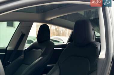 Седан Tesla Model 3 2024 в Киеве