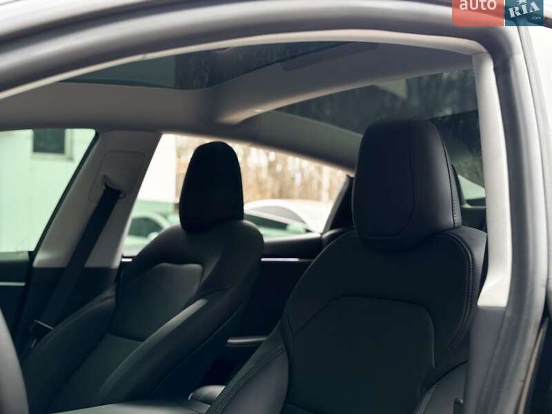 Седан Tesla Model 3 2024 в Киеве