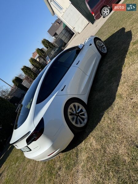 Седан Tesla Model 3 2022 в Львові