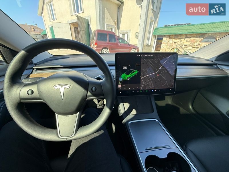 Седан Tesla Model 3 2022 в Львові