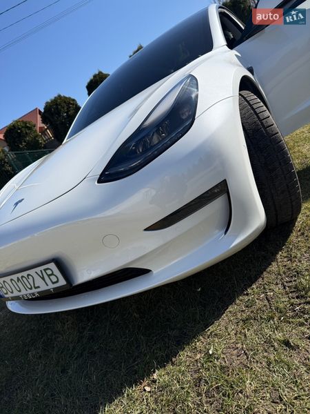 Седан Tesla Model 3 2022 в Львові
