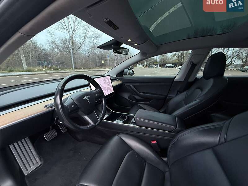 Седан Tesla Model 3 2018 в Киеве