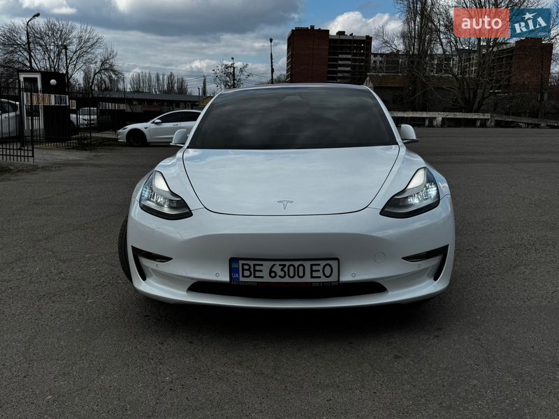 Седан Tesla Model 3 2019 в Николаеве