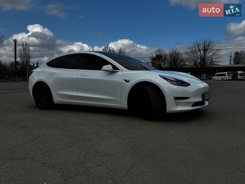 Седан Tesla Model 3 2019 в Николаеве