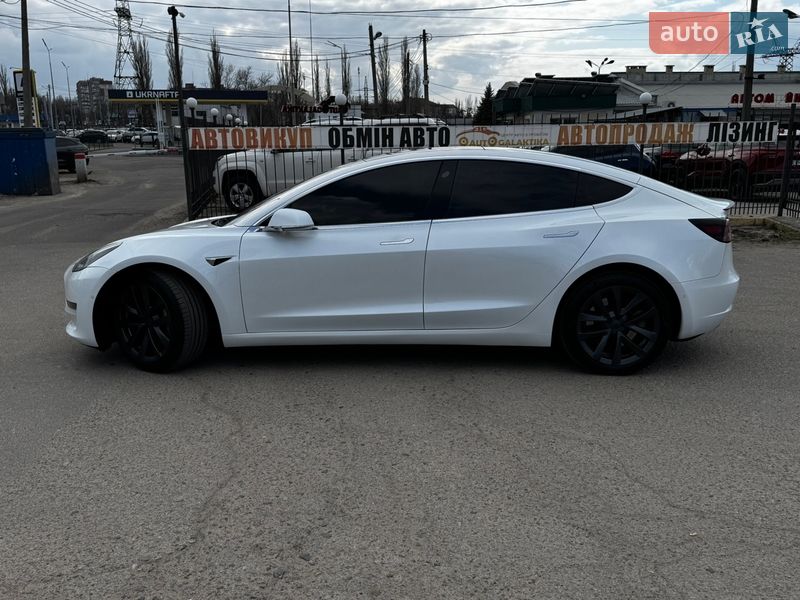 Седан Tesla Model 3 2019 в Николаеве