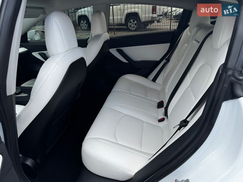 Седан Tesla Model 3 2019 в Николаеве