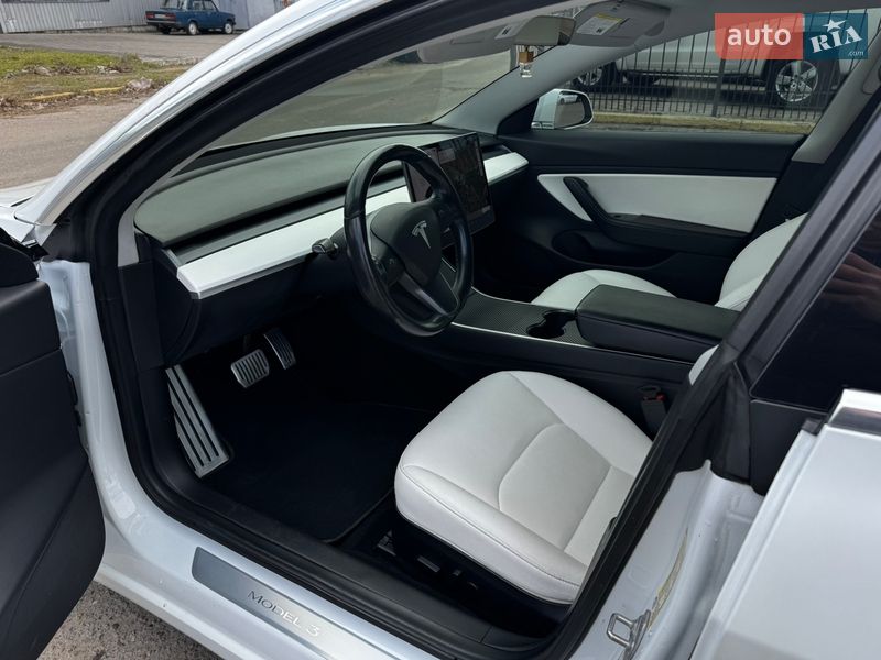 Седан Tesla Model 3 2019 в Николаеве