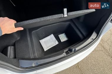 Седан Tesla Model 3 2019 в Николаеве