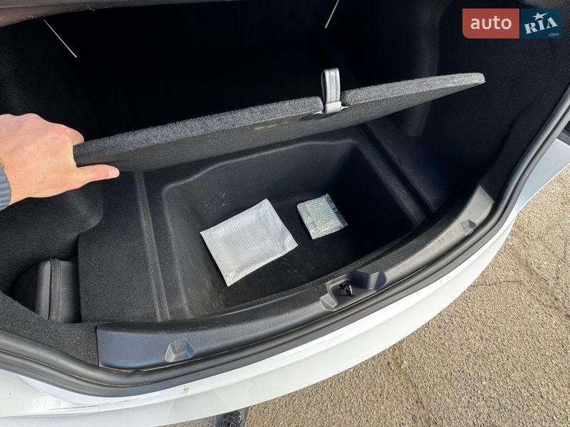 Седан Tesla Model 3 2019 в Николаеве