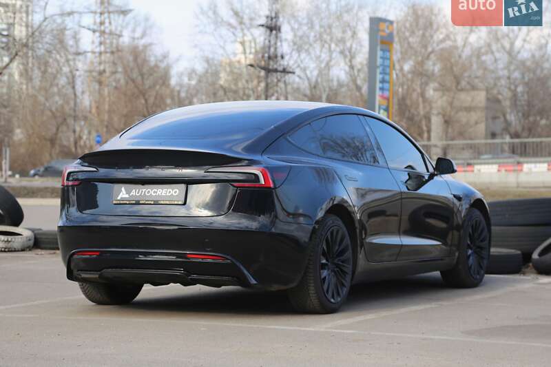 Седан Tesla Model 3 2024 в Києві
