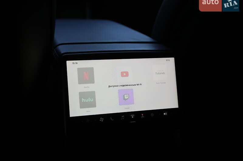 Седан Tesla Model 3 2024 в Києві