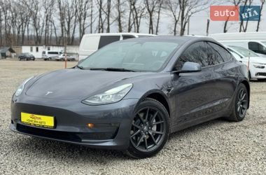Седан Tesla Model 3 2023 в Умани